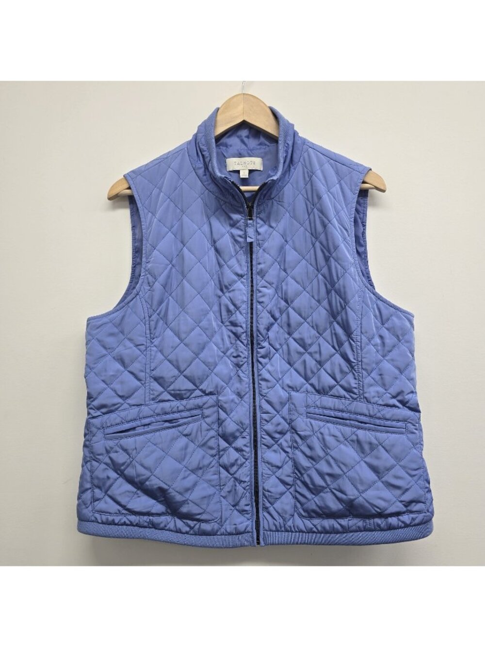 Talbots Outlet Lightweight Full Zip Quilted Vest Sz L Outdoor Layering Versatile